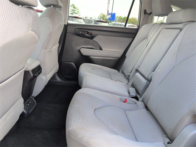 2021 Toyota Highlander LE