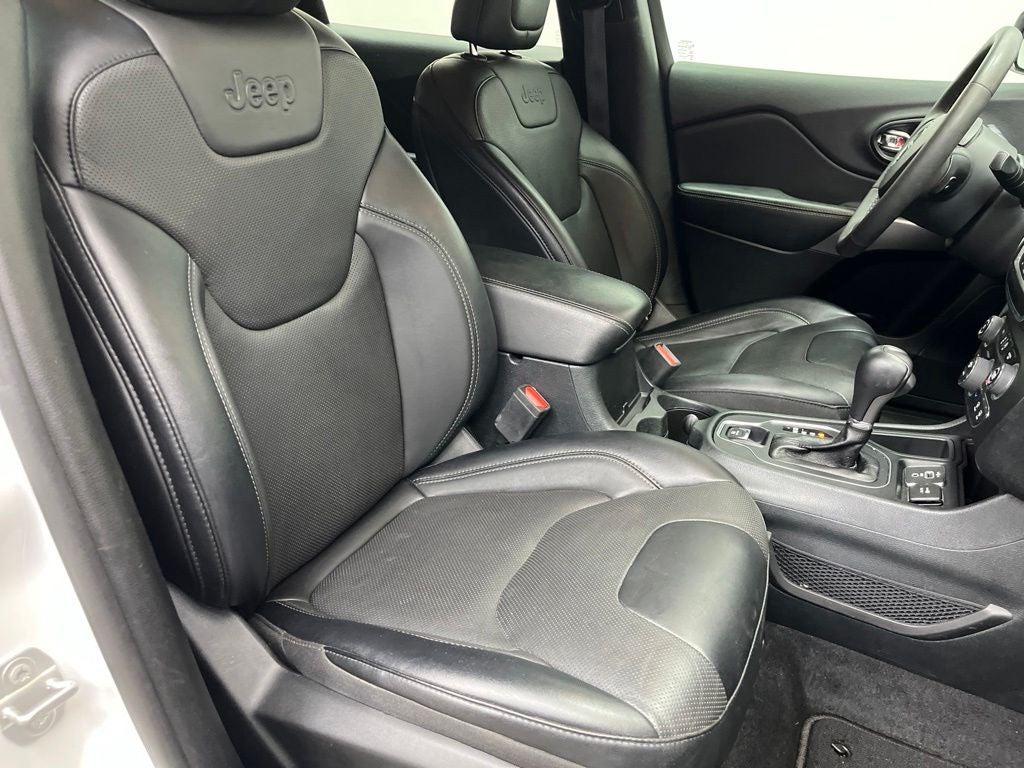 2022 Jeep Cherokee Latitude Lux