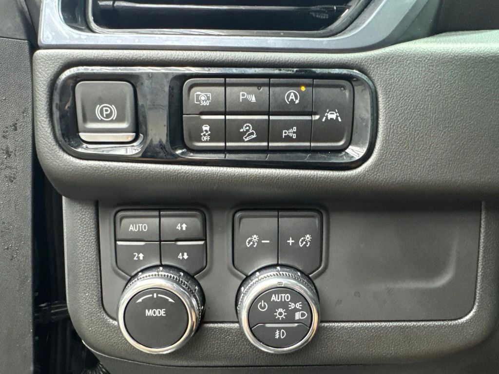 2025 GMC Yukon AT4