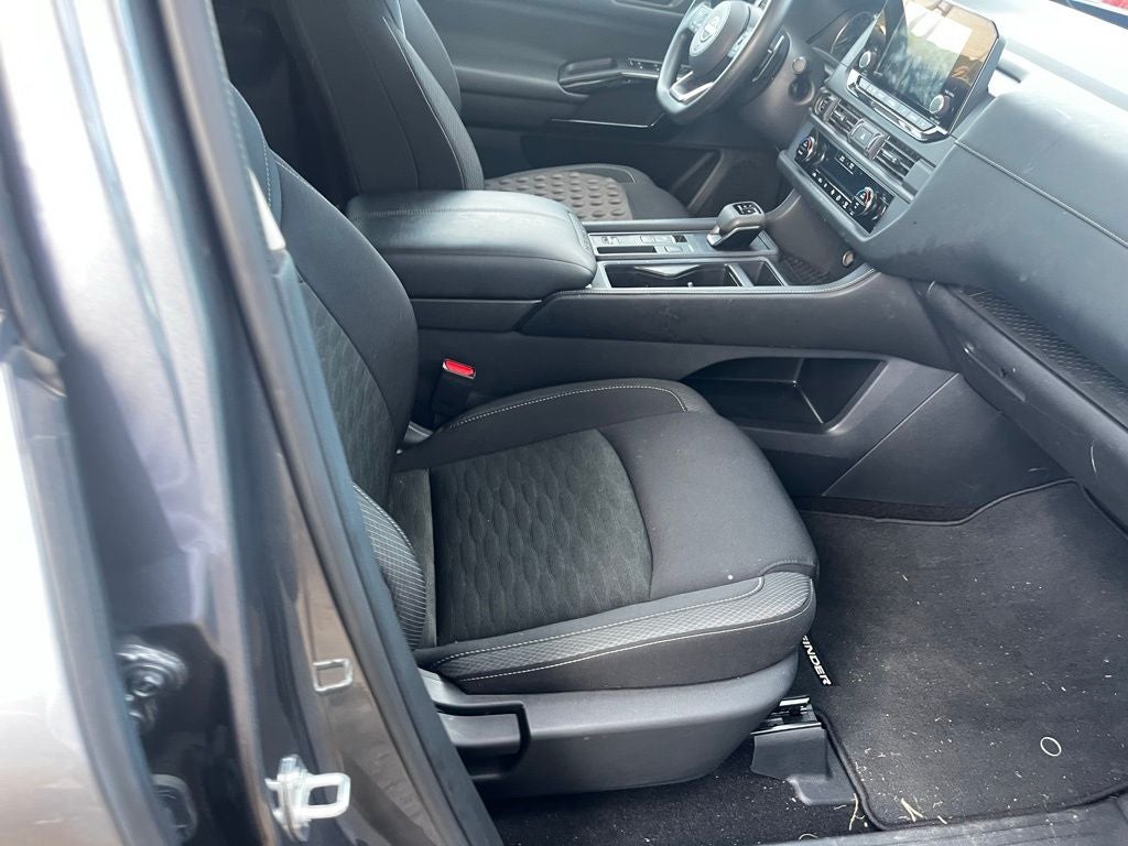 2024 Nissan Pathfinder S