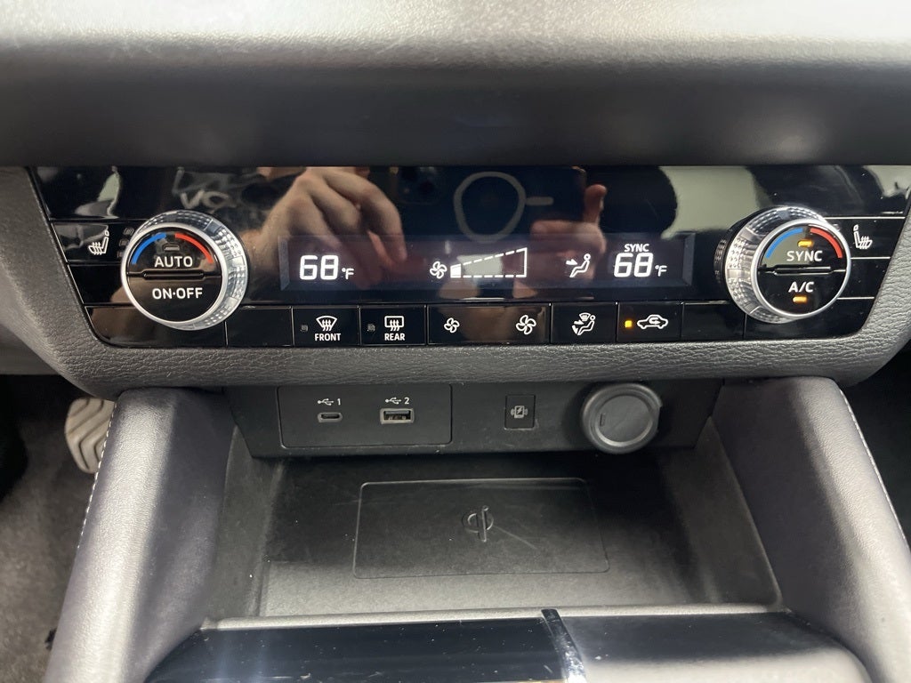 2024 Mitsubishi Outlander SE Black Edition w/Pano Roof