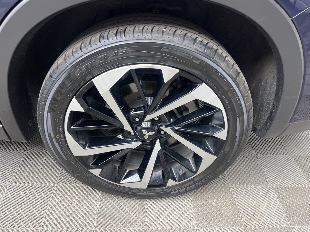 2024 Mitsubishi Outlander SE Black Edition w/Pano Roof