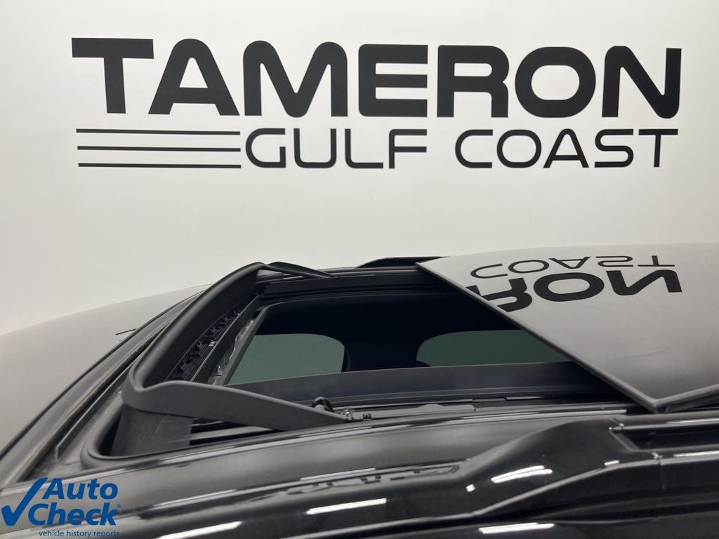 2023 Land Rover Defender 110 X-Dynamic SE