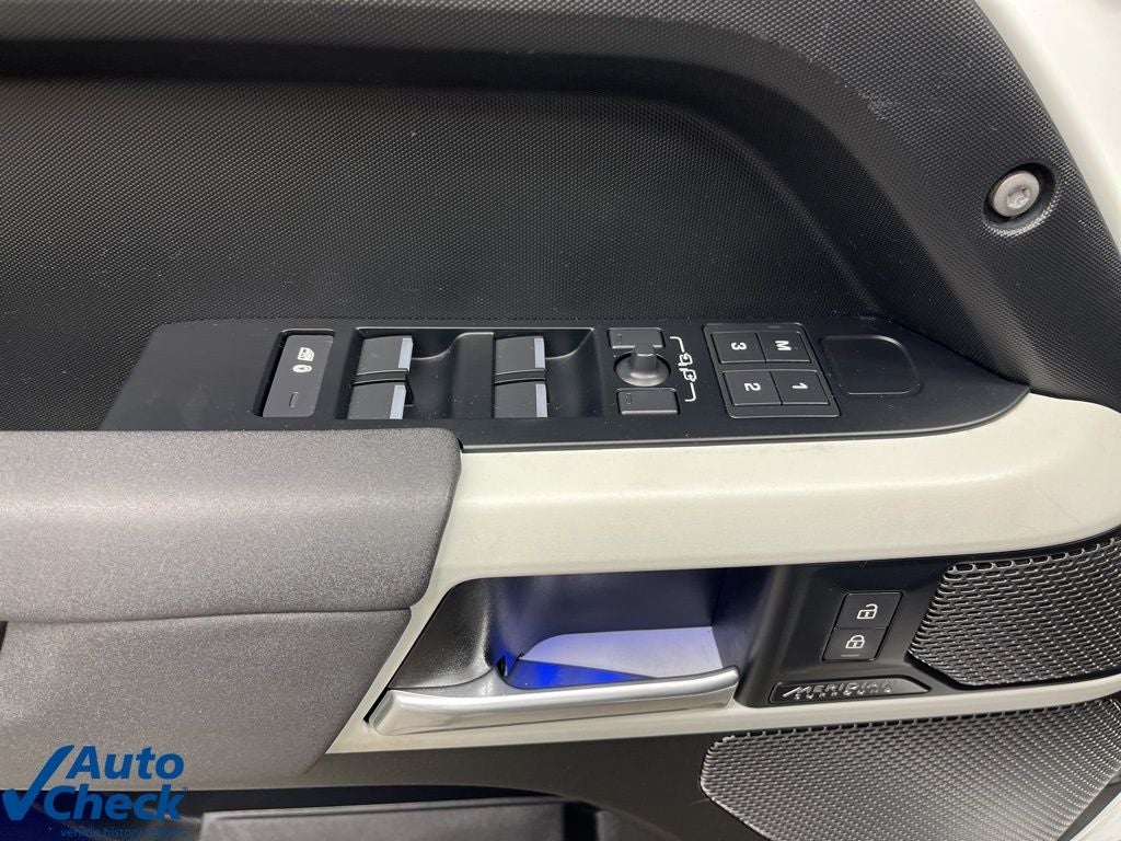 2023 Land Rover Defender 110 X-Dynamic SE