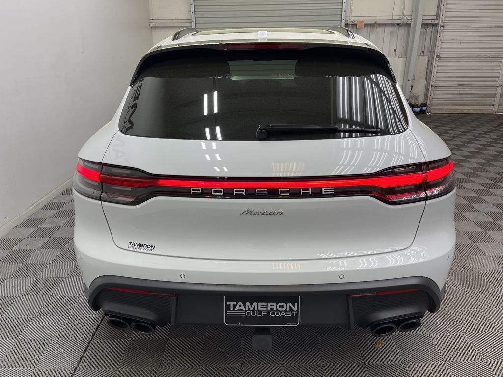 2025 Porsche Macan T
