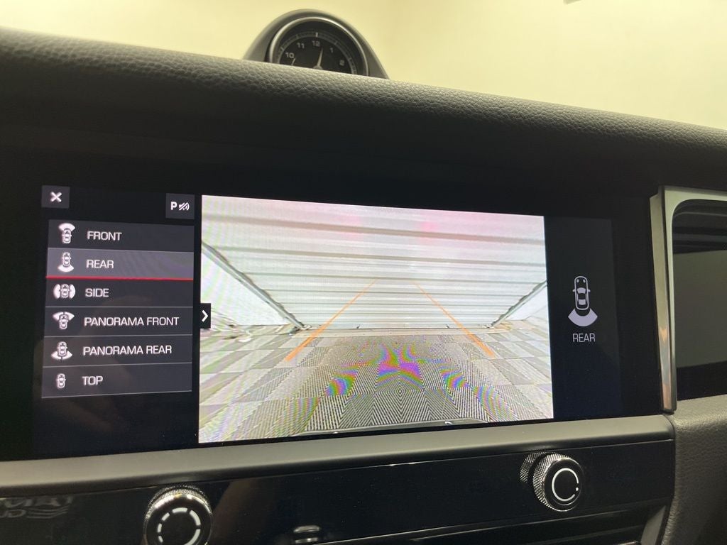 2025 Porsche Macan T