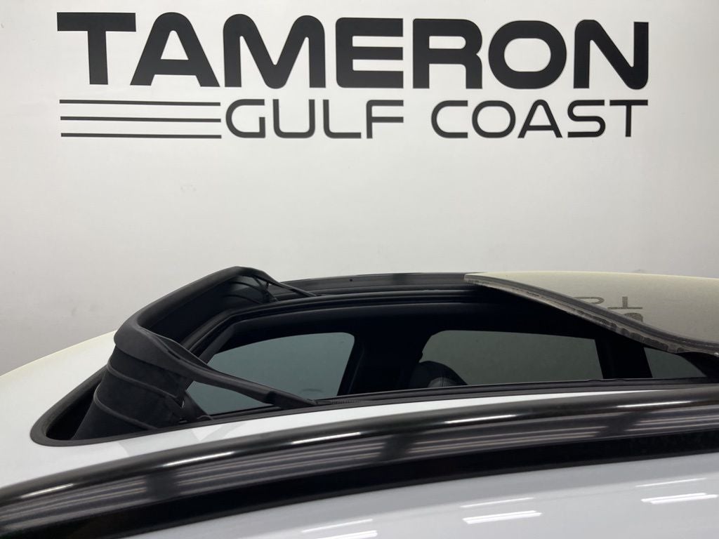 2025 Porsche Macan T