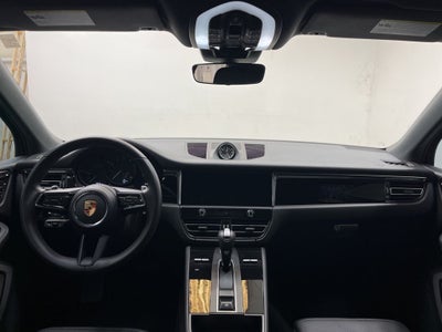 2025 Porsche Macan T