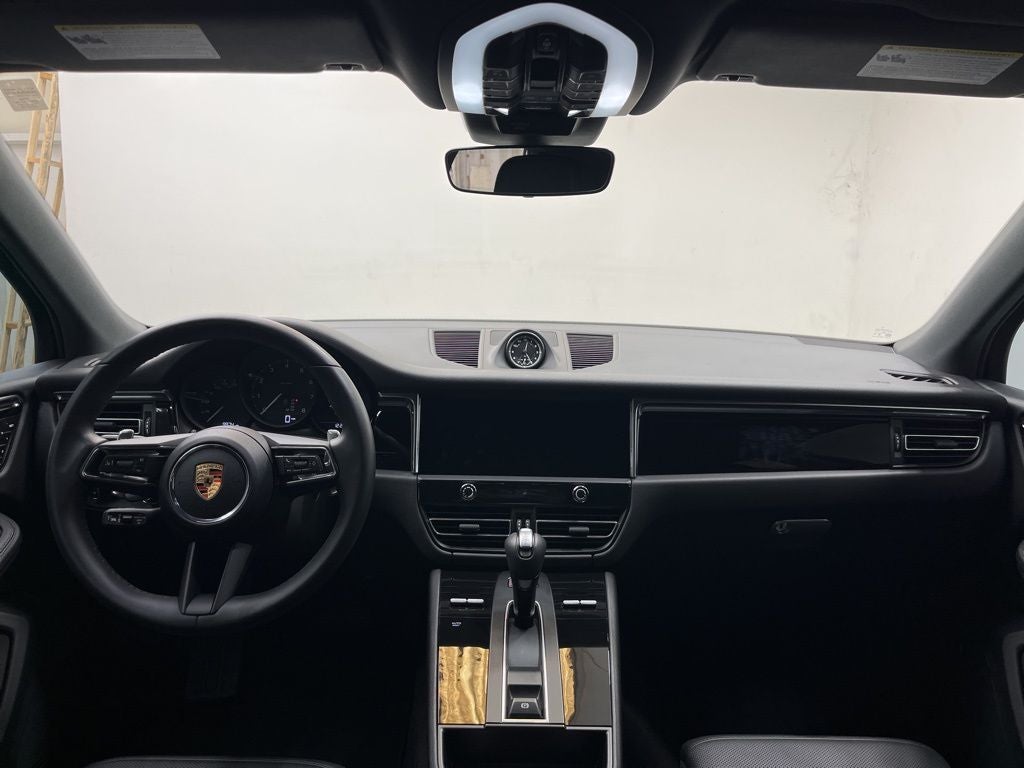 2025 Porsche Macan T