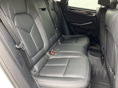 2025 Porsche Macan T