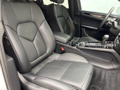 2025 Porsche Macan T