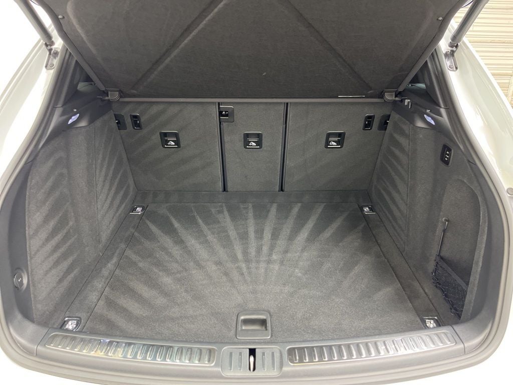 2025 Porsche Macan T