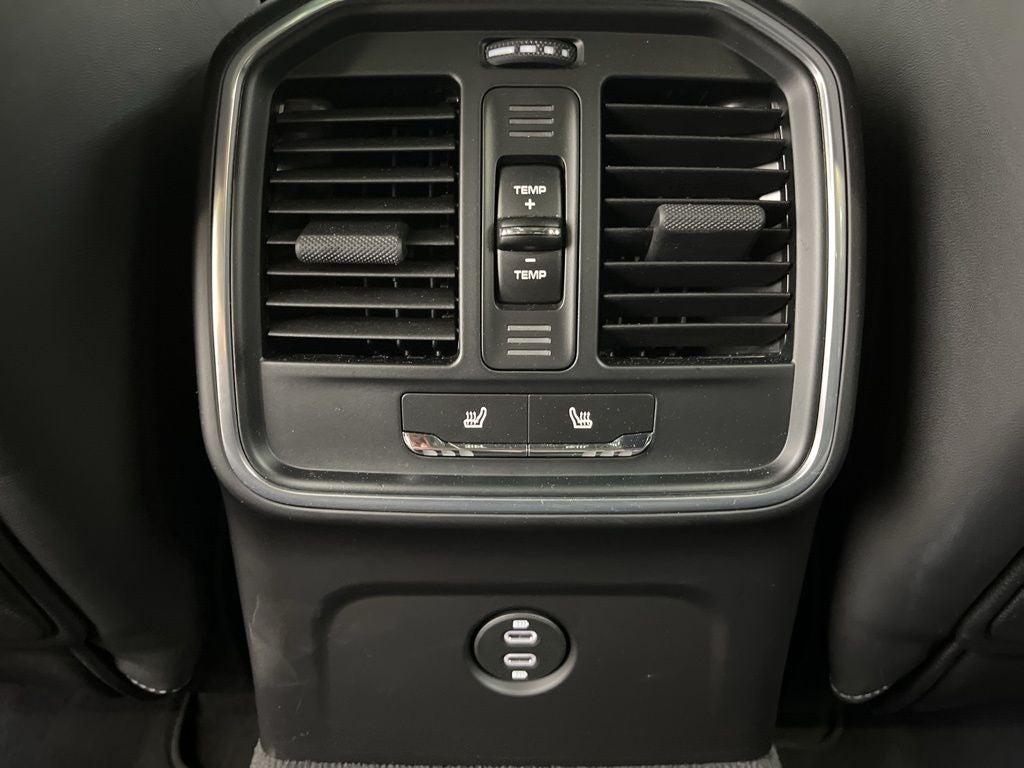 2025 Porsche Macan T