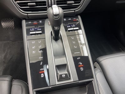 2025 Porsche Macan T