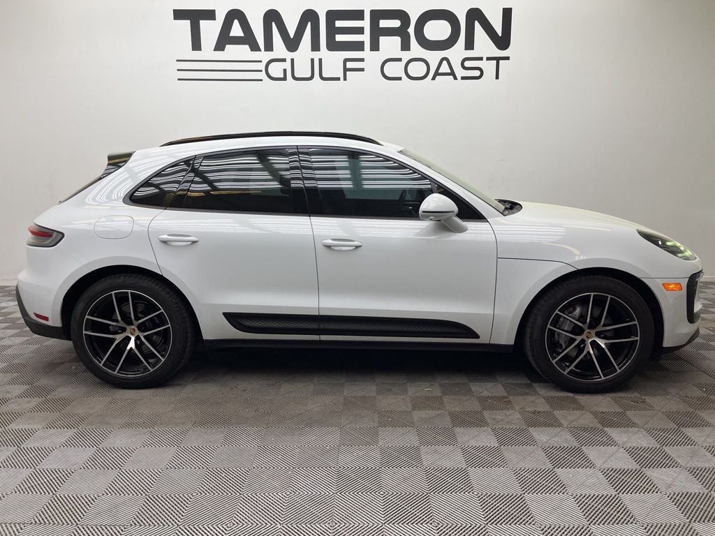 2025 Porsche Macan T