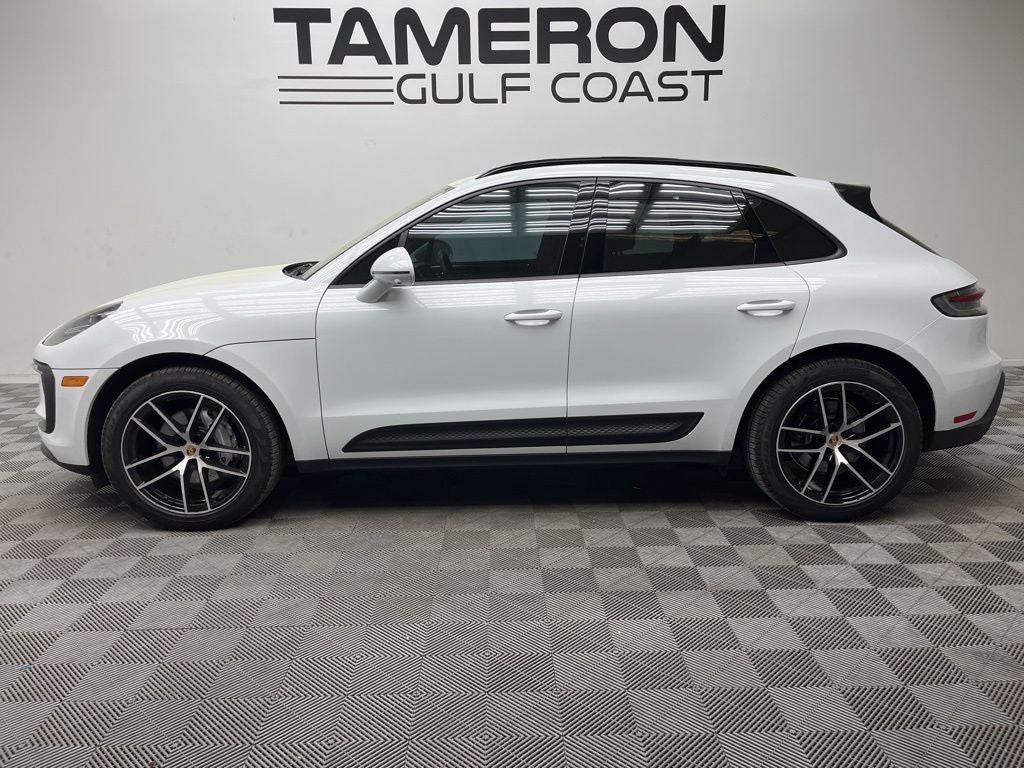 2025 Porsche Macan T