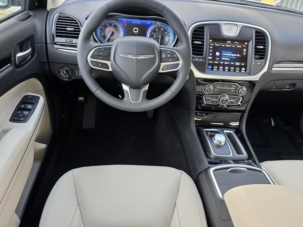 2023 Chrysler 300 Touring