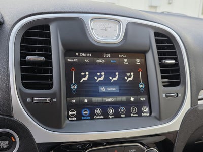 2023 Chrysler 300 Touring