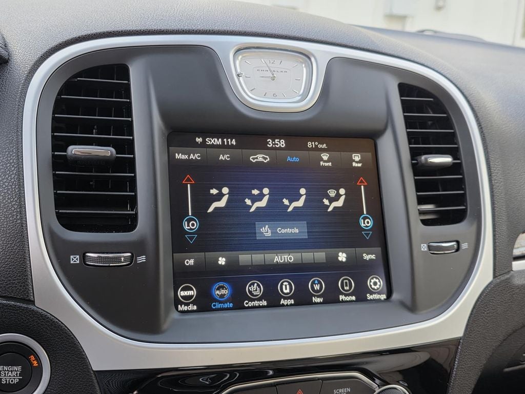 2023 Chrysler 300 Touring