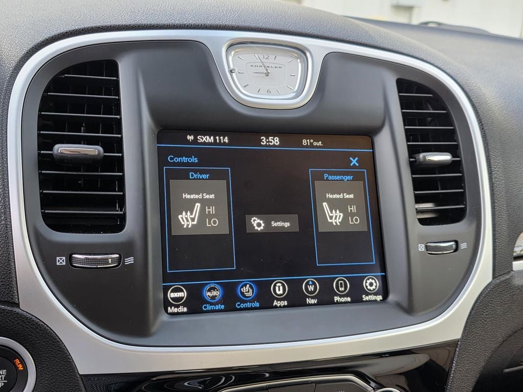 2023 Chrysler 300 Touring