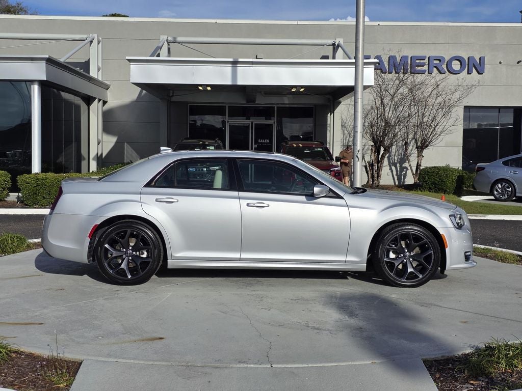 2023 Chrysler 300 Touring