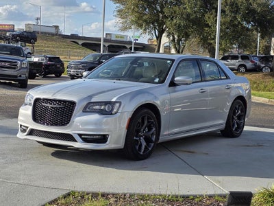 2023 Chrysler 300 Touring