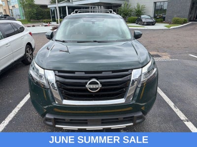 2023 Nissan Pathfinder Platinum