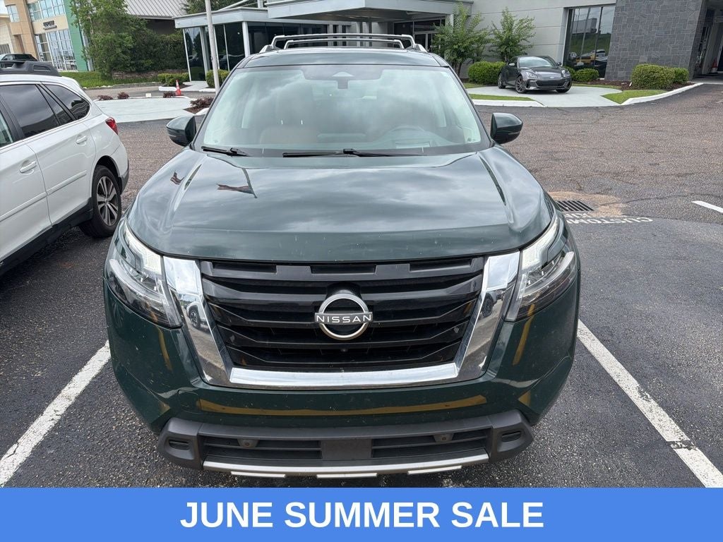 2023 Nissan Pathfinder Platinum