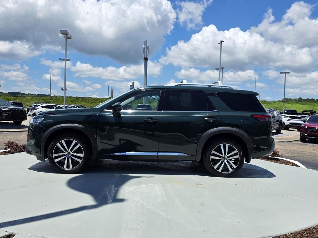 2023 Nissan Pathfinder Platinum