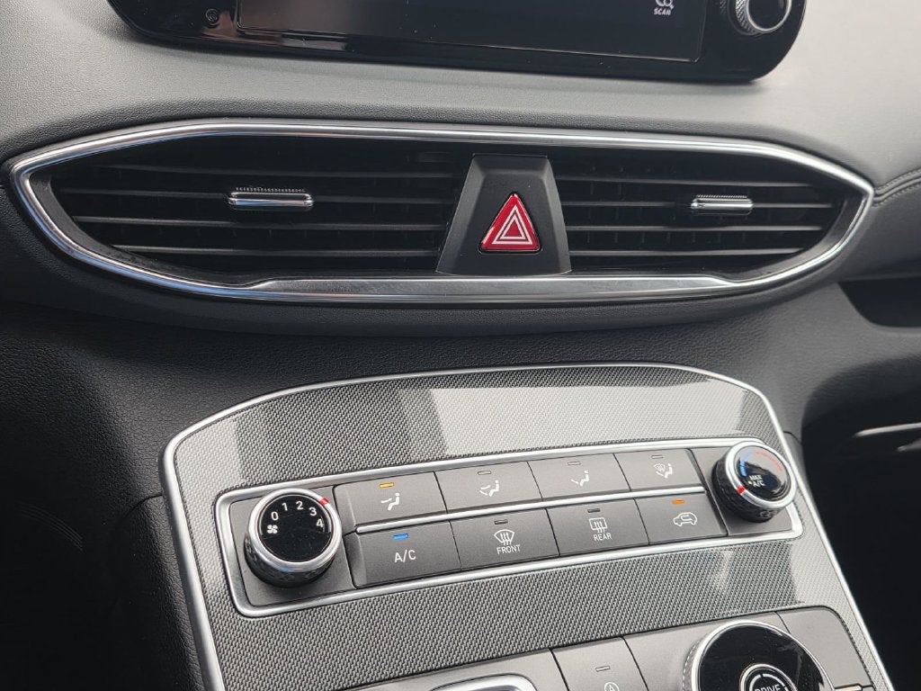 2021 Hyundai Santa Fe SE