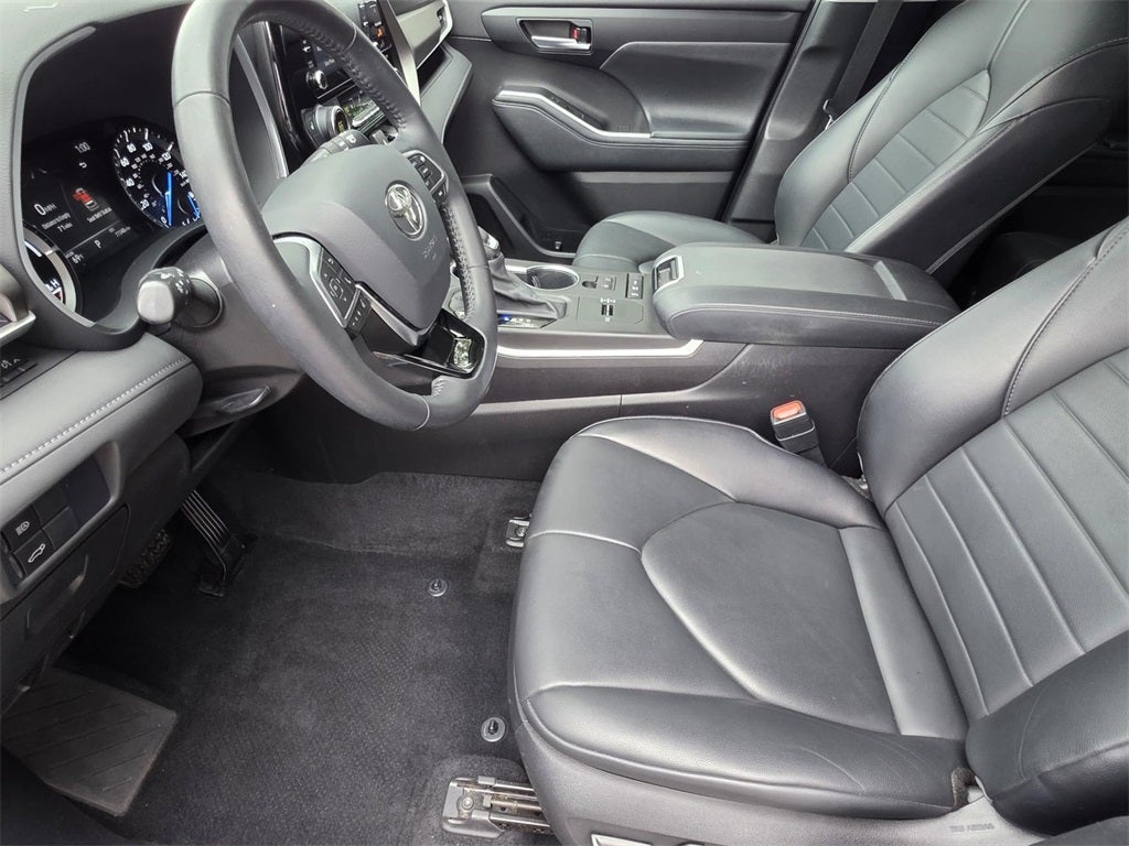 2021 Toyota Highlander Hybrid XLE