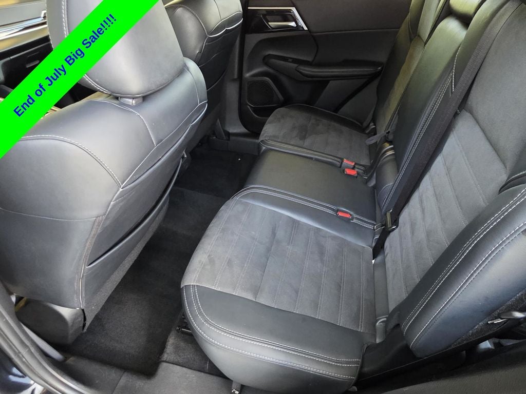 2024 Mitsubishi Outlander SE Black Edition w/Pano Roof