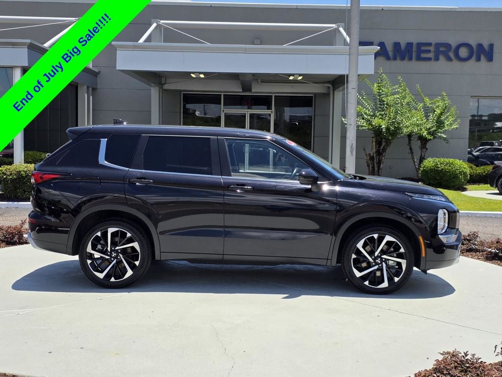 2024 Mitsubishi Outlander SE Black Edition w/Pano Roof