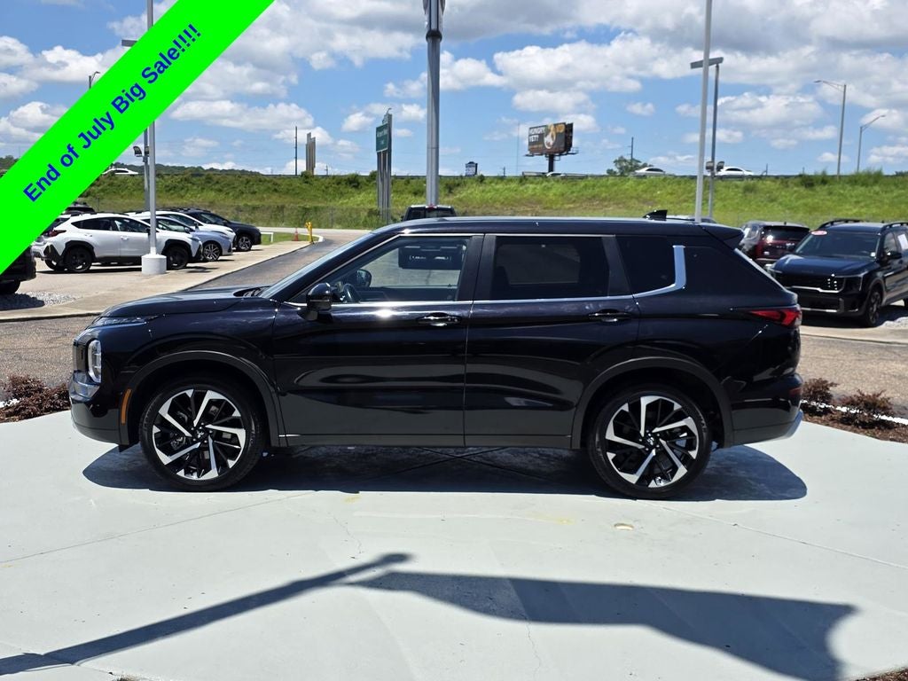 2024 Mitsubishi Outlander SE Black Edition w/Pano Roof