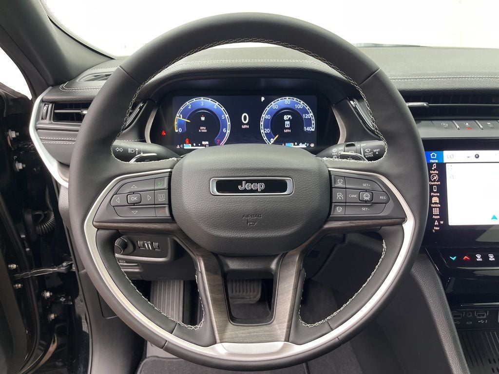 2026 Jeep Grand Cherokee Laredo Altitude