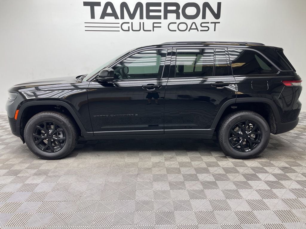 2026 Jeep Grand Cherokee Laredo Altitude