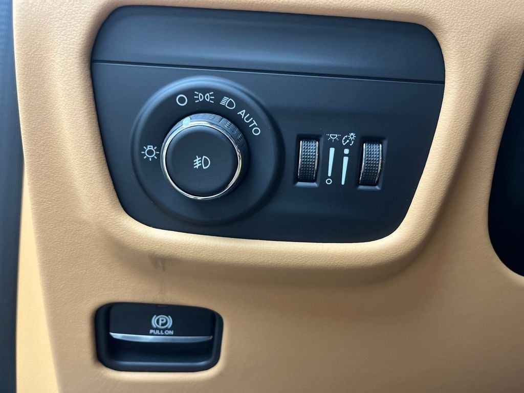 2027 Jeep Grand Cherokee Summit