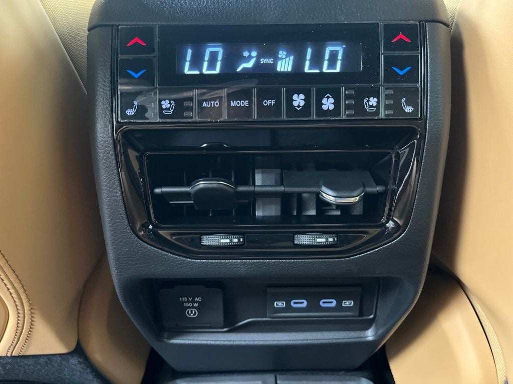 2027 Jeep Grand Cherokee Summit