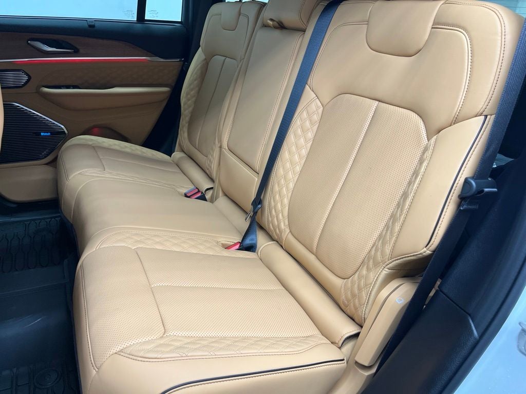 2027 Jeep Grand Cherokee Summit