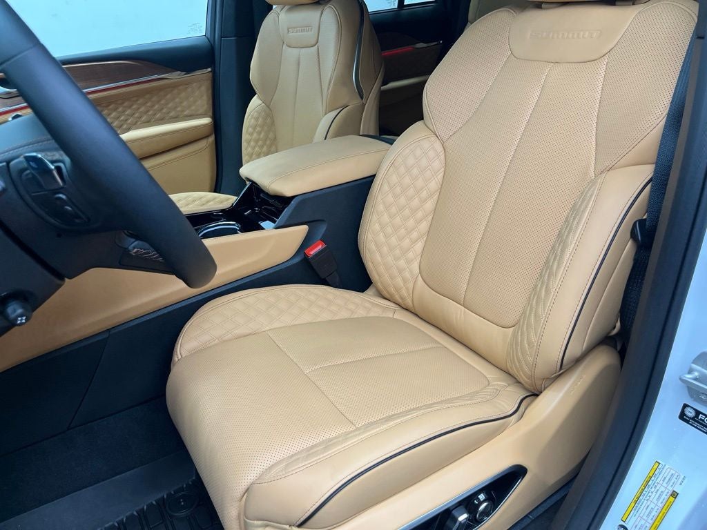 2027 Jeep Grand Cherokee Summit
