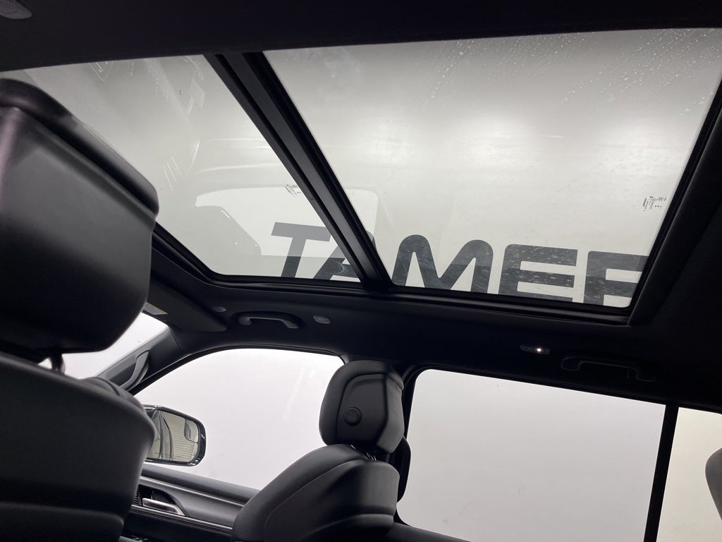 2026 Jeep Grand Wagoneer Base