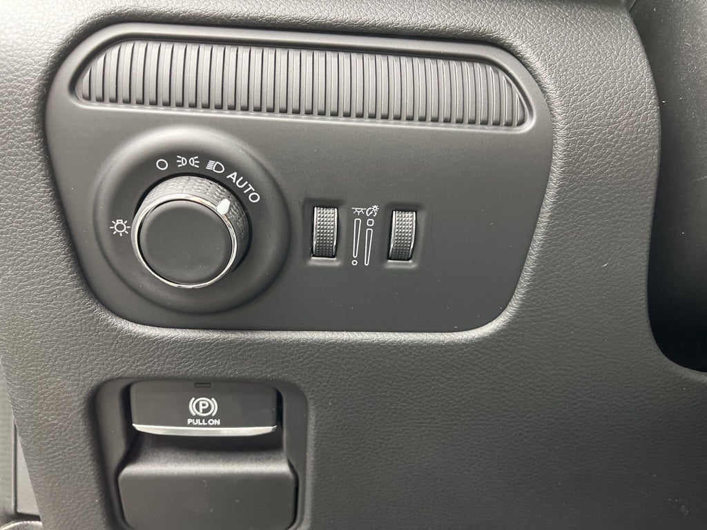 2026 Jeep Grand Wagoneer Base