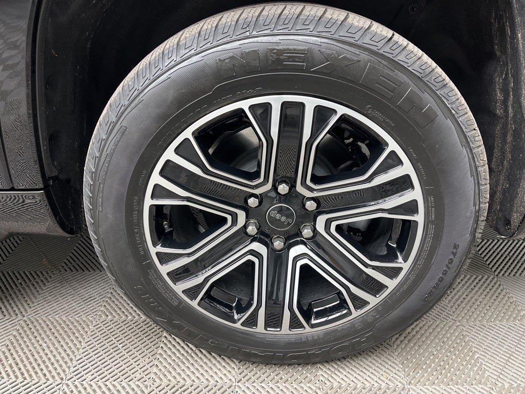 2026 Jeep Grand Wagoneer Base