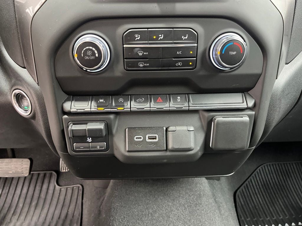 2025 Chevrolet Silverado 1500 Custom