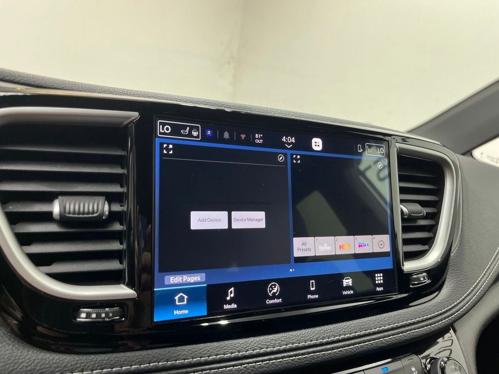 2027 Chrysler Pacifica Select