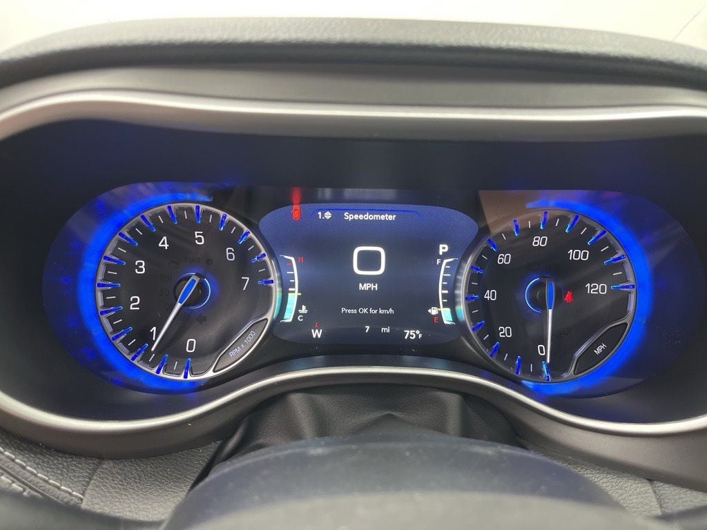 2027 Chrysler Pacifica Select