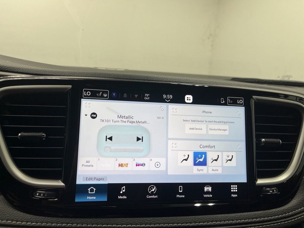 2027 Chrysler Pacifica Select