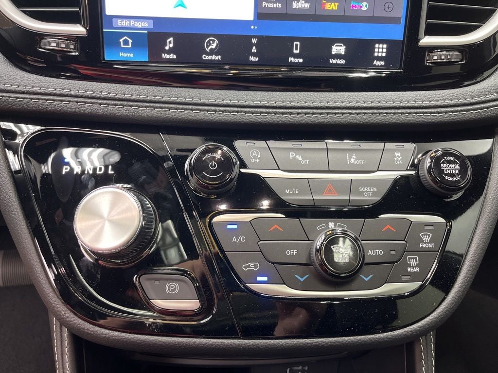 2027 Chrysler Pacifica Limited