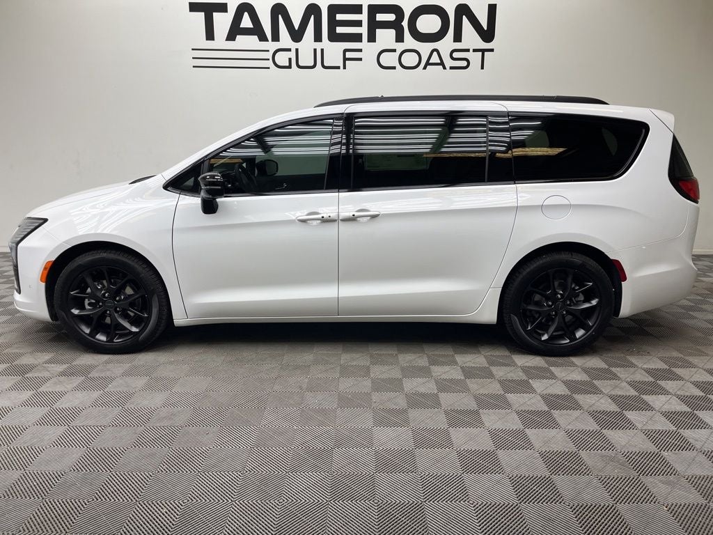 2027 Chrysler Pacifica Limited