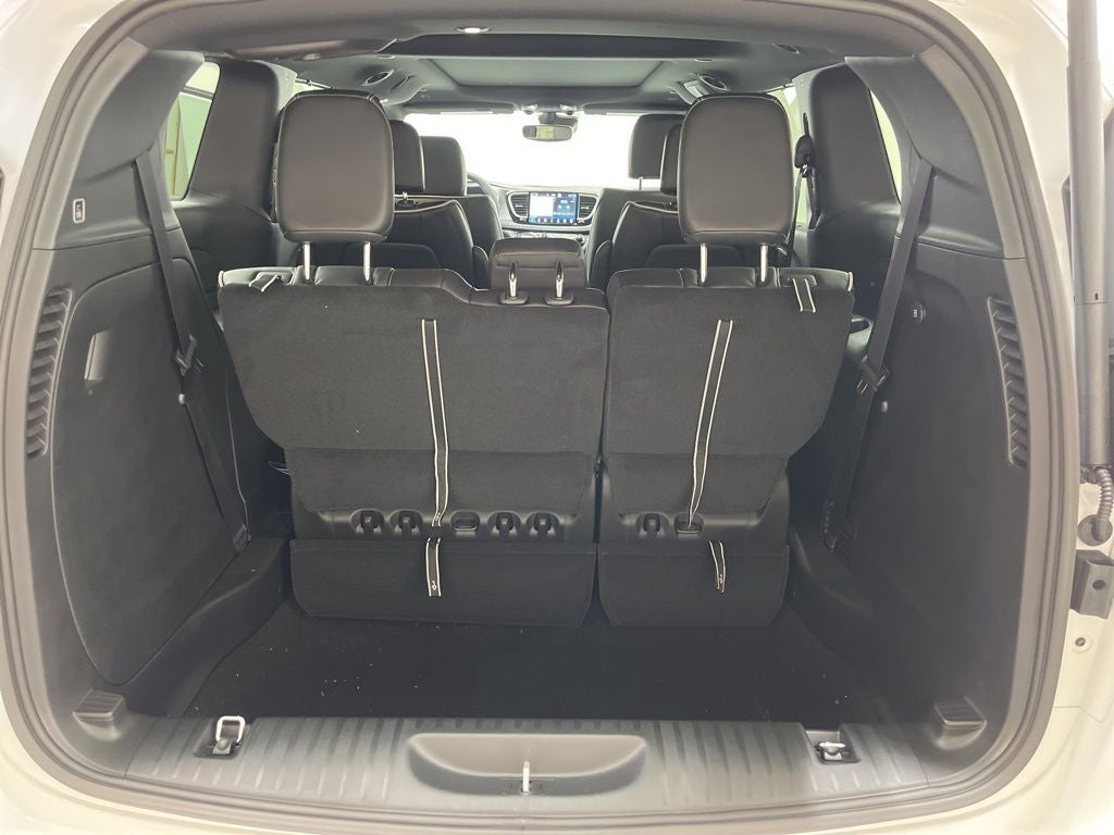 2027 Chrysler Pacifica Limited